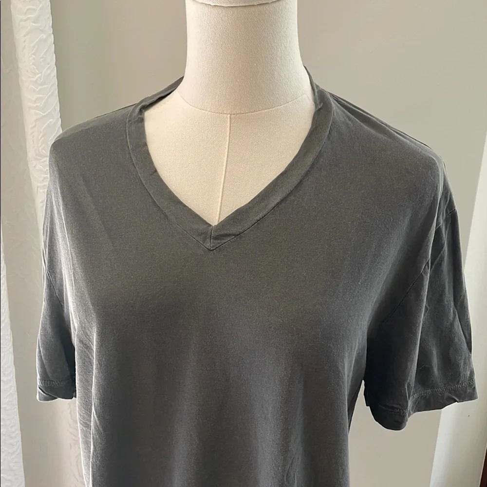 James Perse Size 1 Small EUC Classic Gray Asphalt V-Neck Top Cotton Shirt - Picture 2 of 10